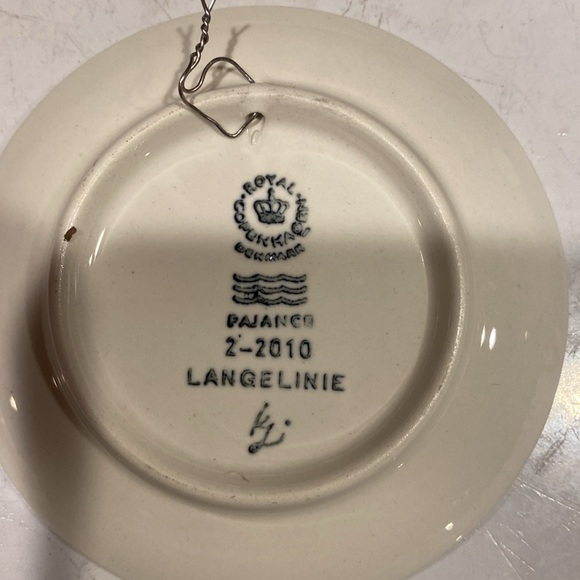 Denmark 3 1/4” Plates - Set of 4 - Picture 5 of 9